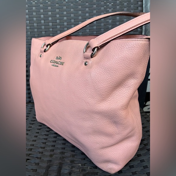 COACH Pink Bag.Leather Pink Bag. - Picture 2 of 14